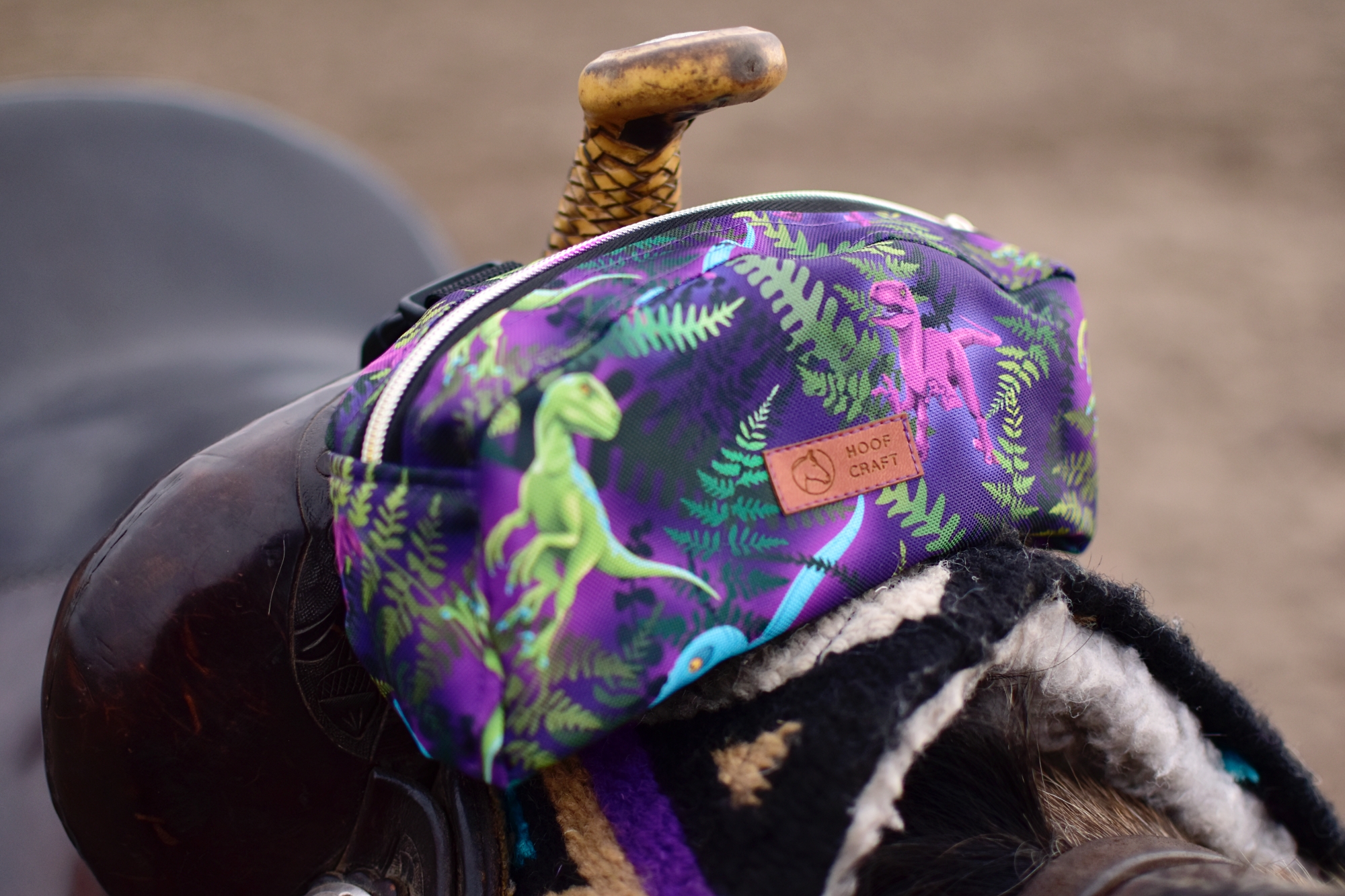 SAKWA NA SIODŁO WESTERNOWE "TAJEMNICE WYSPY NUBLAR" - obrazek 2